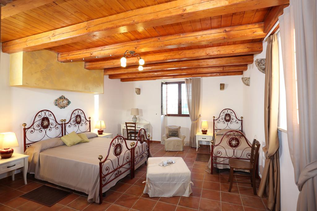 Serravalle Relais & Country Villa with private pool - Esclusive use Chiaramonte Gulfi Camera foto
