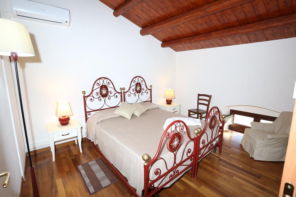 Serravalle Relais & Country Villa with private pool - Esclusive use Chiaramonte Gulfi Camera foto
