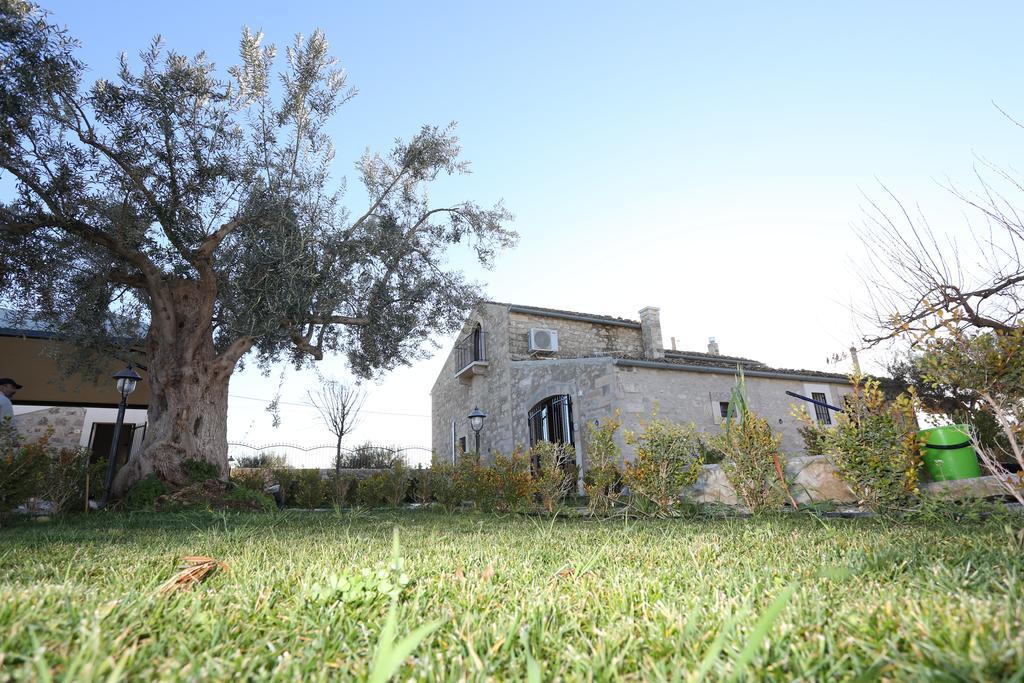Serravalle Relais & Country Villa with private pool - Esclusive use Chiaramonte Gulfi Esterno foto
